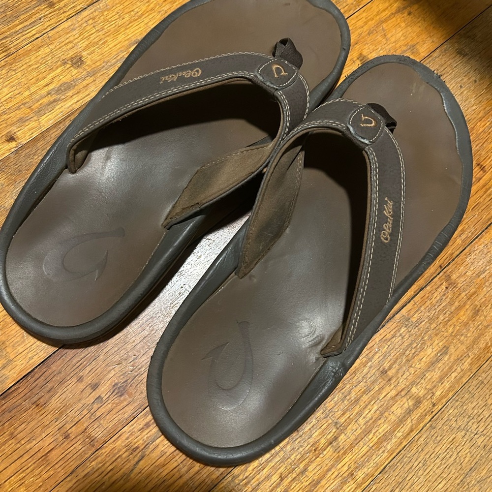OluKai Men's Dark Brown Sandals